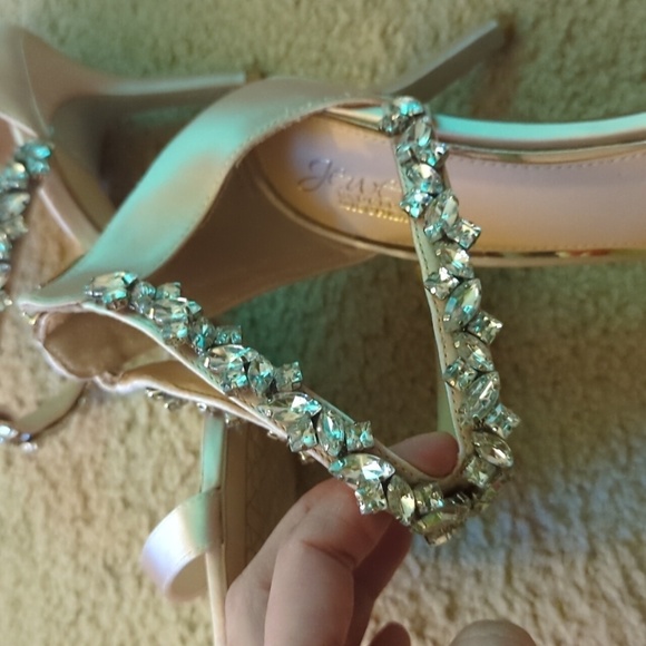 Jewel by Badgley Mischka Gold With Rhinestones Formal Heels Size 10 - Picture 3 of 12